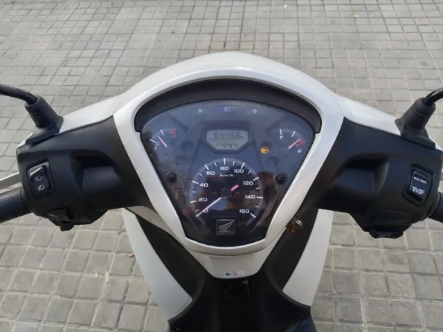 Honda SH 125i (1 año de garantía)