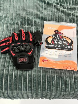 Guantes de moto negros y rojos