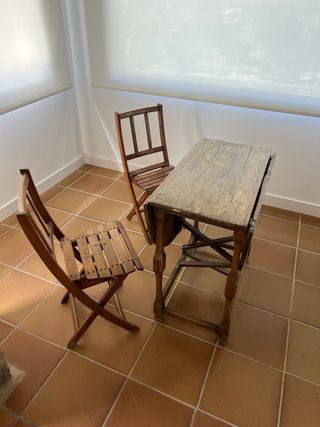 Conjunto Vintage Mesa Plegable y Sillas Plegables