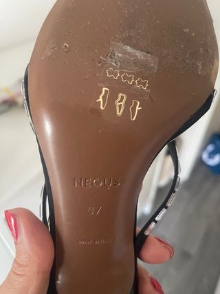 Sandali Neous neri con strass