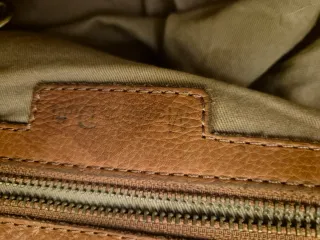 Bolso de piel marrón