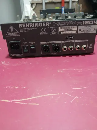 Mezclador de audio Behringer Xenyx 1204