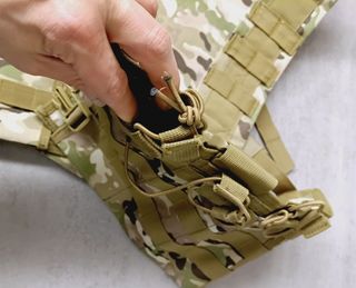 Split front chest rig multicam