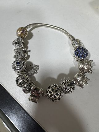 Pulsera Pandora con charms