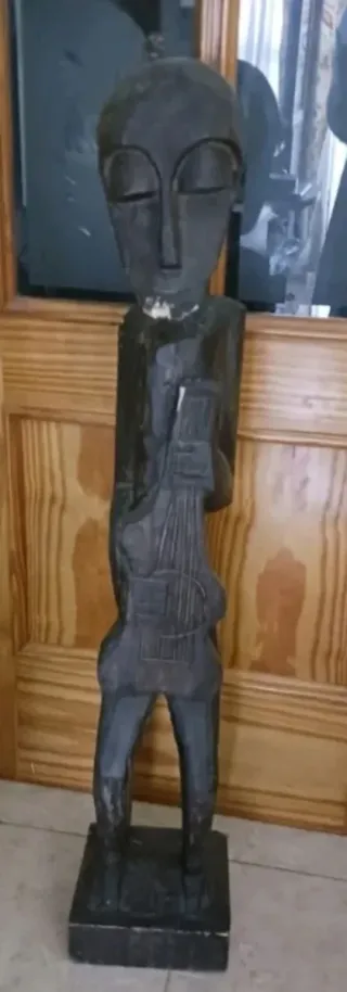 Lote 7 figuras madera pie madera y ébano