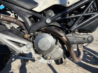 Ducati Monster 696 Blanca