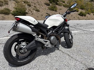 Ducati Monster 696 Blanca 2011