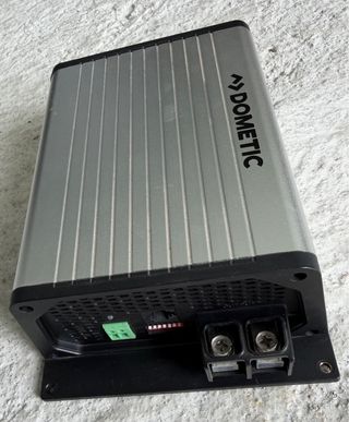 Dometic Group PerfectPower DCC 1212-20 DC/DC 20A