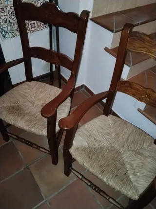 Sillones madera maciza tallados asiento de nea.