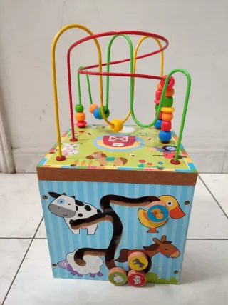 Cubo de actividades infantil
