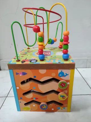 Cubo de actividades infantil