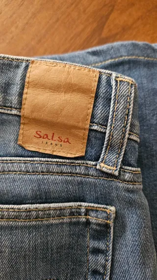 Pantalón vaquero acampanado azul