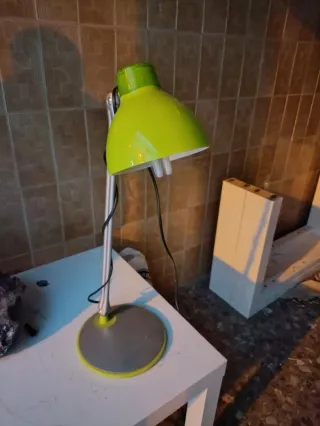 Flexo de escritorio verde y gris