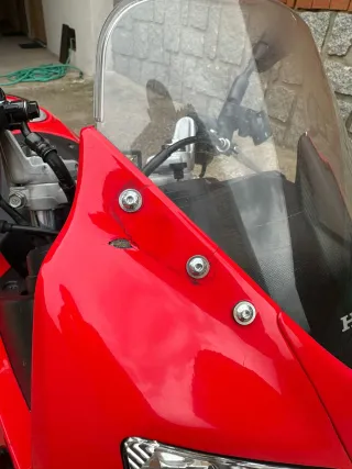 Honda CBR 125R Carenado Rojo y Negro