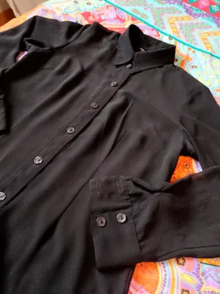 Camicia lunga nera trasparente