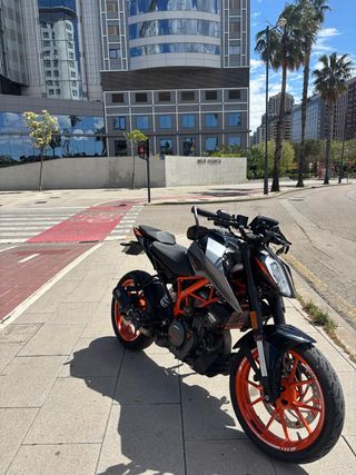 KTM Duke 390 2022