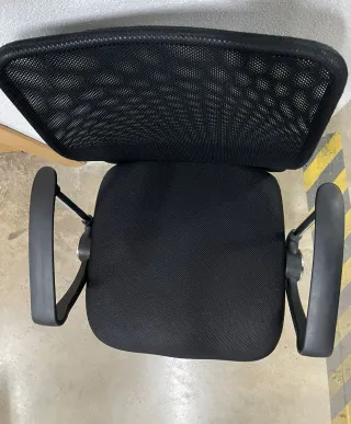 Silla de oficina ergonómica negra