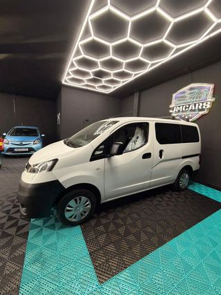 Nissan NV200 2015