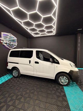 Nissan NV200 2015