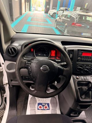 Nissan NV200 2015