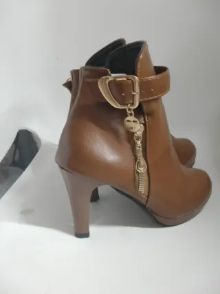 Botines marrones tacón
