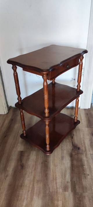 Mesa auxiliar con ruedas, de madera con cajón