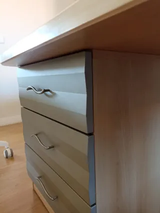 Escritorio doble con cajonera