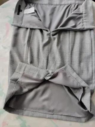 Falda Tintoretto cuadros gris y blanco