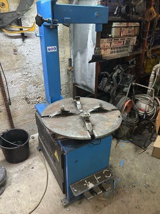 Desmontadora y equilibradora de ruedas