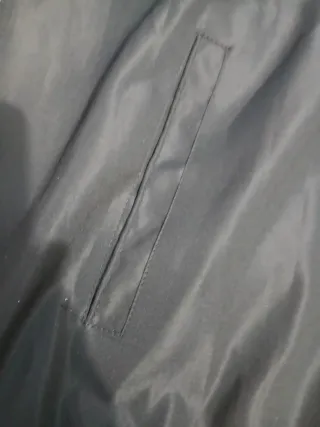 Cazadora Bomber Negra con Rayas Blancas