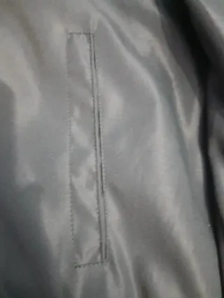 Cazadora Bomber Negra con Rayas Blancas