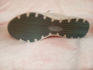 Zapatillas Skechers Beige y Blancas