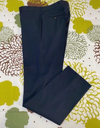 Traje de hombre azul marino