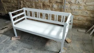 Banco de jardín de madera lacado blanco
