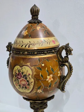 Ánfora Clásica Decorativa con Tapa