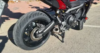 Yamaha MT-09 Negra y Roja