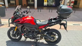 Yamaha MT-09 Negra y Roja