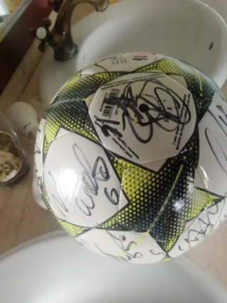 Balón Real Madrid Firmado 2011