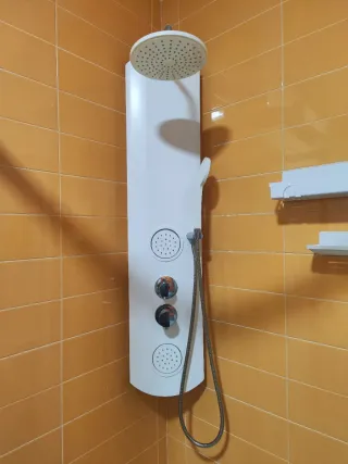 Ducha completa: plato, mampara y columna