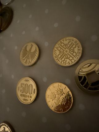 Monedas doradas réplicas