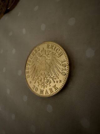 Monedas doradas réplicas