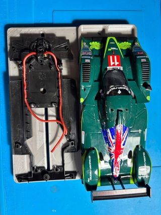 Lola LMP Slot It + Chasis