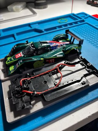 Lola LMP Slot It + Chasis