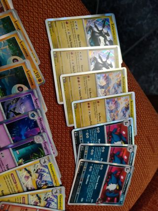 Colección Cartas Pokémon Héroes Ascendentes