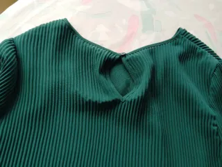 Blusa verde plisada manga larga