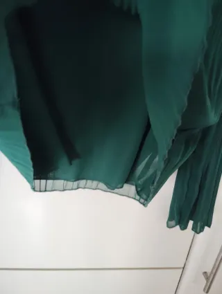 Blusa verde plisada manga larga