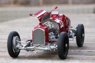 Alfa Romeo P3 CMC con caja, maqueta 1/18