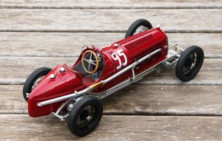 Alfa Romeo P3 CMC con caja, maqueta 1/18