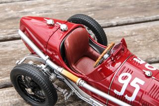 Alfa Romeo P3 CMC con caja, maqueta 1/18