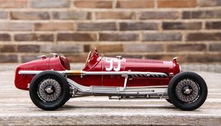 Alfa Romeo P3 CMC con caja, maqueta 1/18